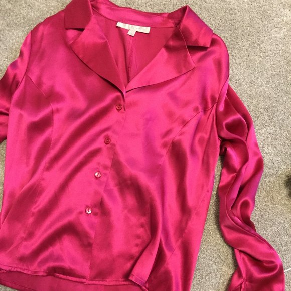 Elegant Pink Satin Blouse - Picture 3 of 3